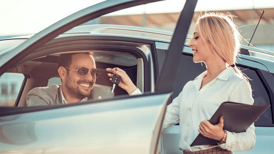 Jupe courte en voiture outlet